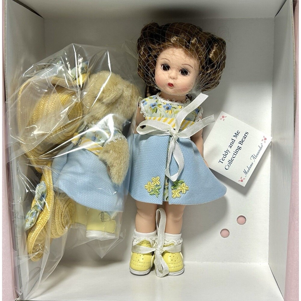 2000 Madame Alexander #33020 Teddy And Me Collecting Bears Doll Set Blue Dress